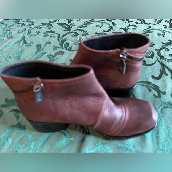 Alexander Mc Queen Leather ankle boots - Picture 3 of 8